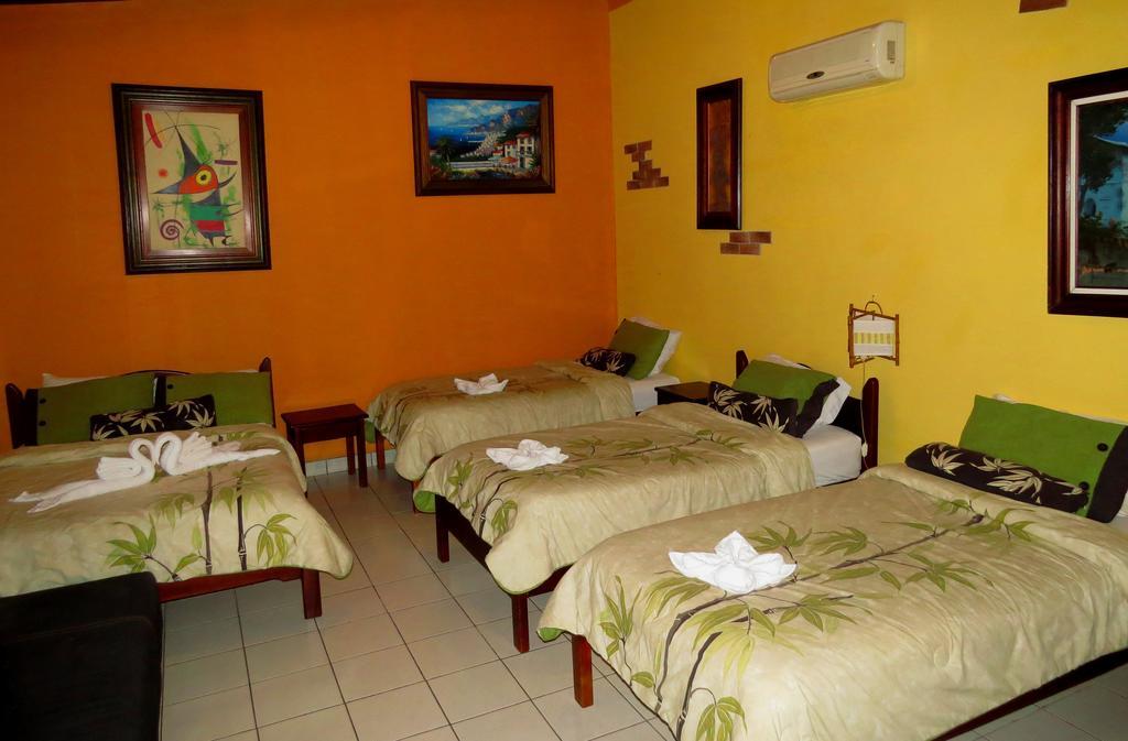 Hotel Vagabondo La Fortuna Esterno foto