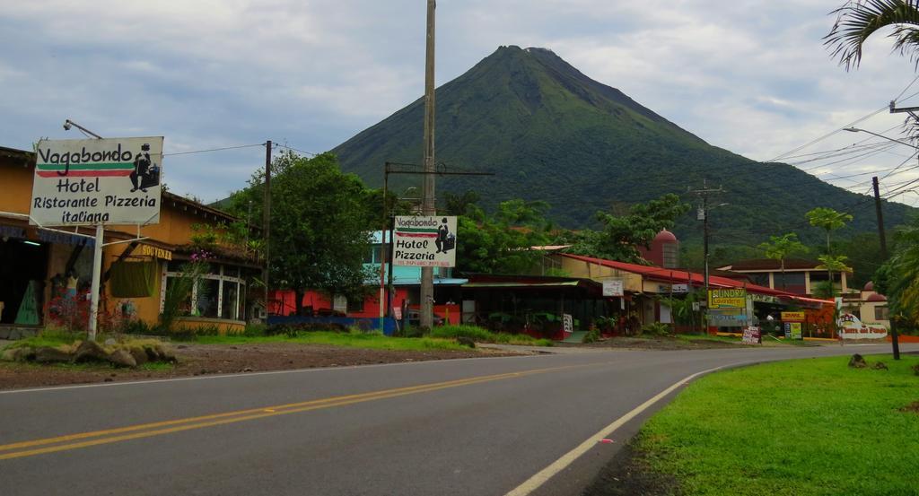 Hotel Vagabondo La Fortuna Esterno foto