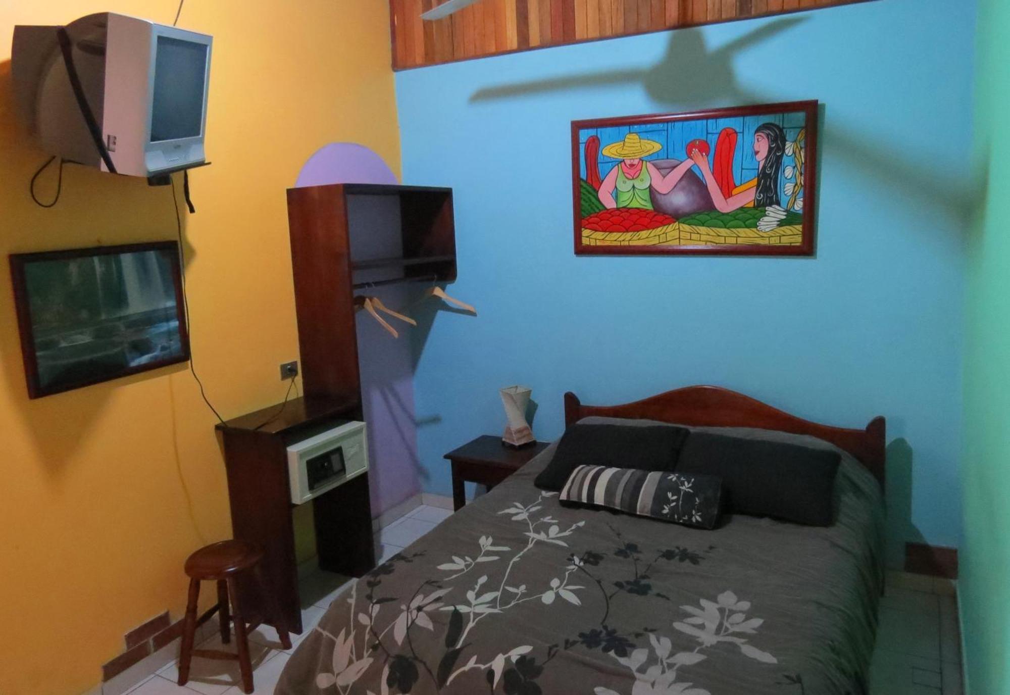 Hotel Vagabondo La Fortuna Esterno foto